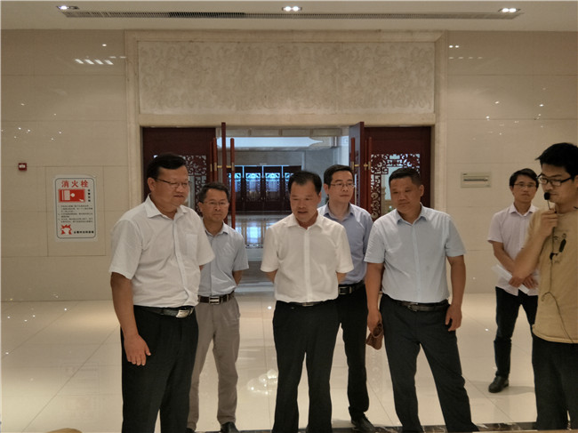 宜春市委常委、副市長李興輝視察仁和集團.jpg